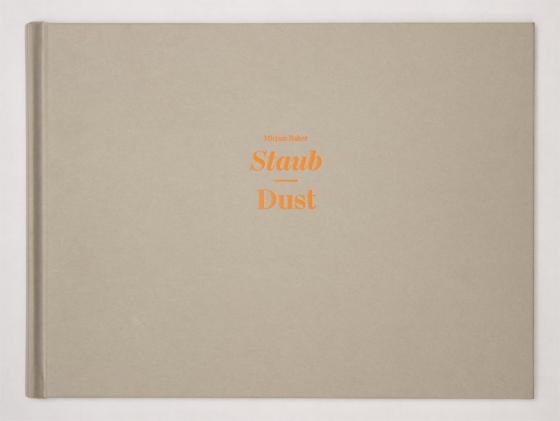 Cover-Bild Mirjam Baker - Staub/Dust